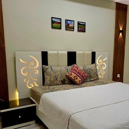 Royal Galaxy Hotel & Residence - Near Islamabad International Airport & Motorway Esterno foto