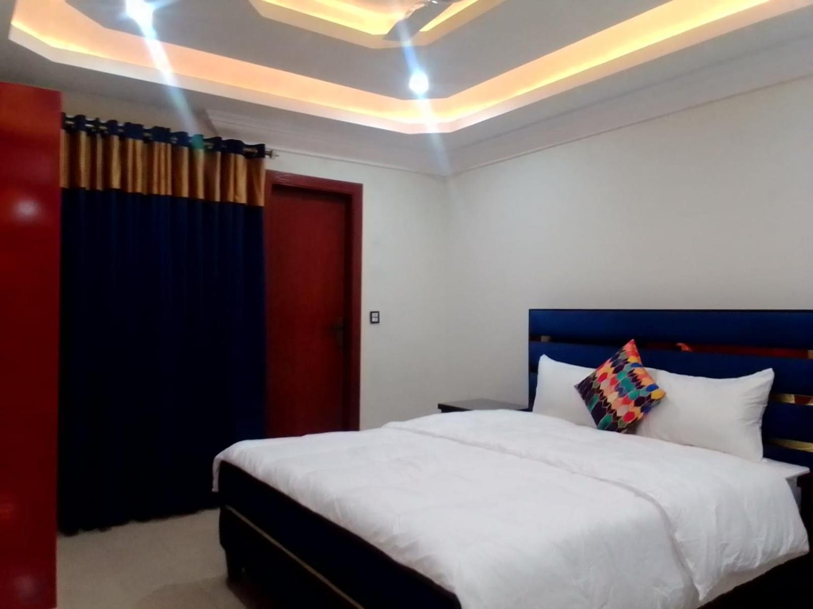 Royal Galaxy Hotel & Residence - Near Islamabad International Airport & Motorway Esterno foto