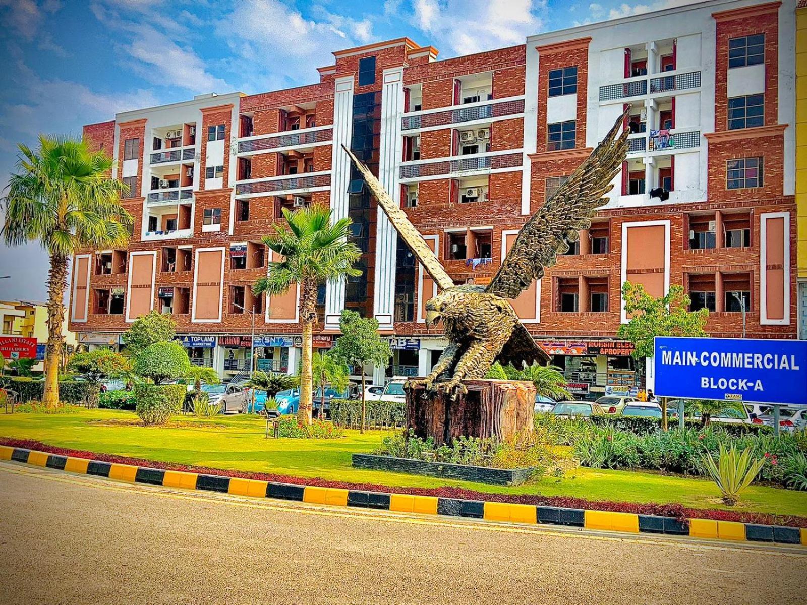 Royal Galaxy Hotel & Residence - Near Islamabad International Airport & Motorway Esterno foto
