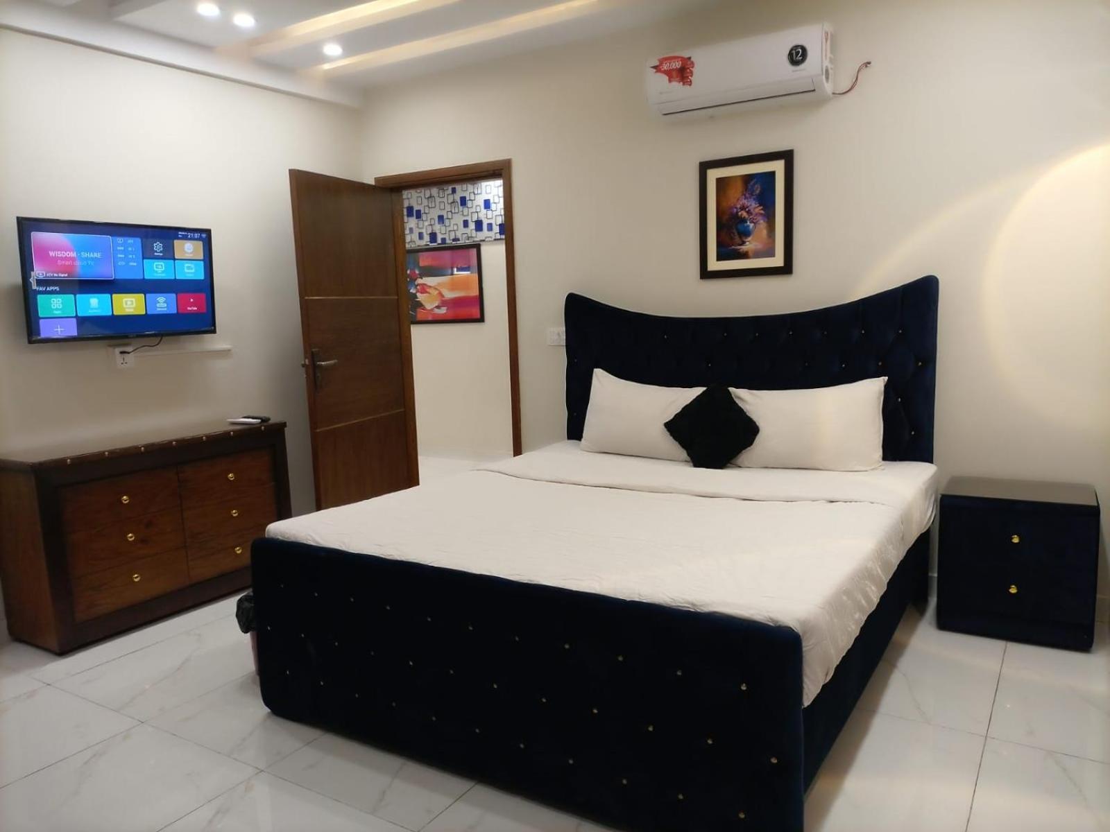 Royal Galaxy Hotel & Residence - Near Islamabad International Airport & Motorway Esterno foto