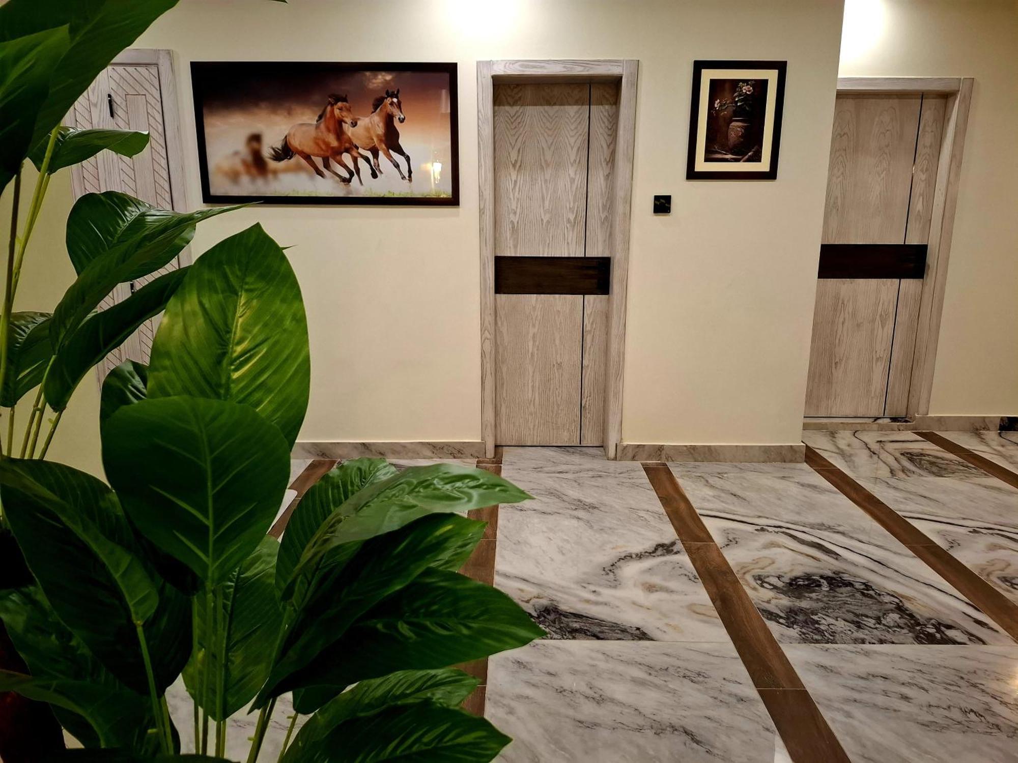 Royal Galaxy Hotel & Residence - Near Islamabad International Airport & Motorway Esterno foto