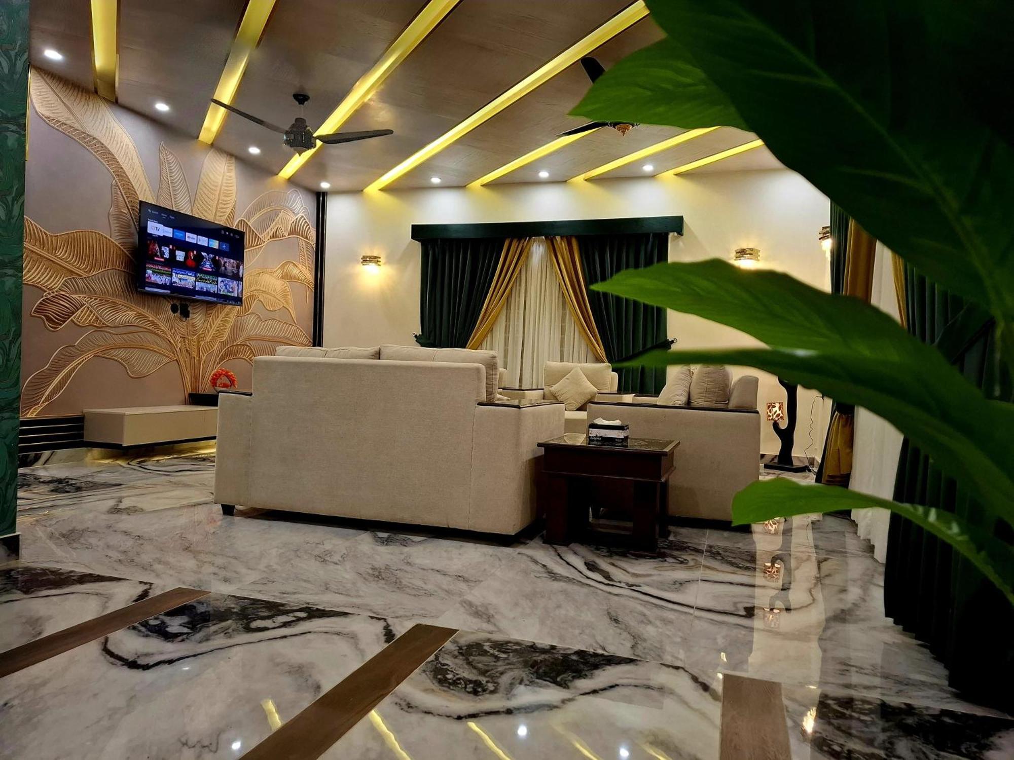 Royal Galaxy Hotel & Residence - Near Islamabad International Airport & Motorway Esterno foto
