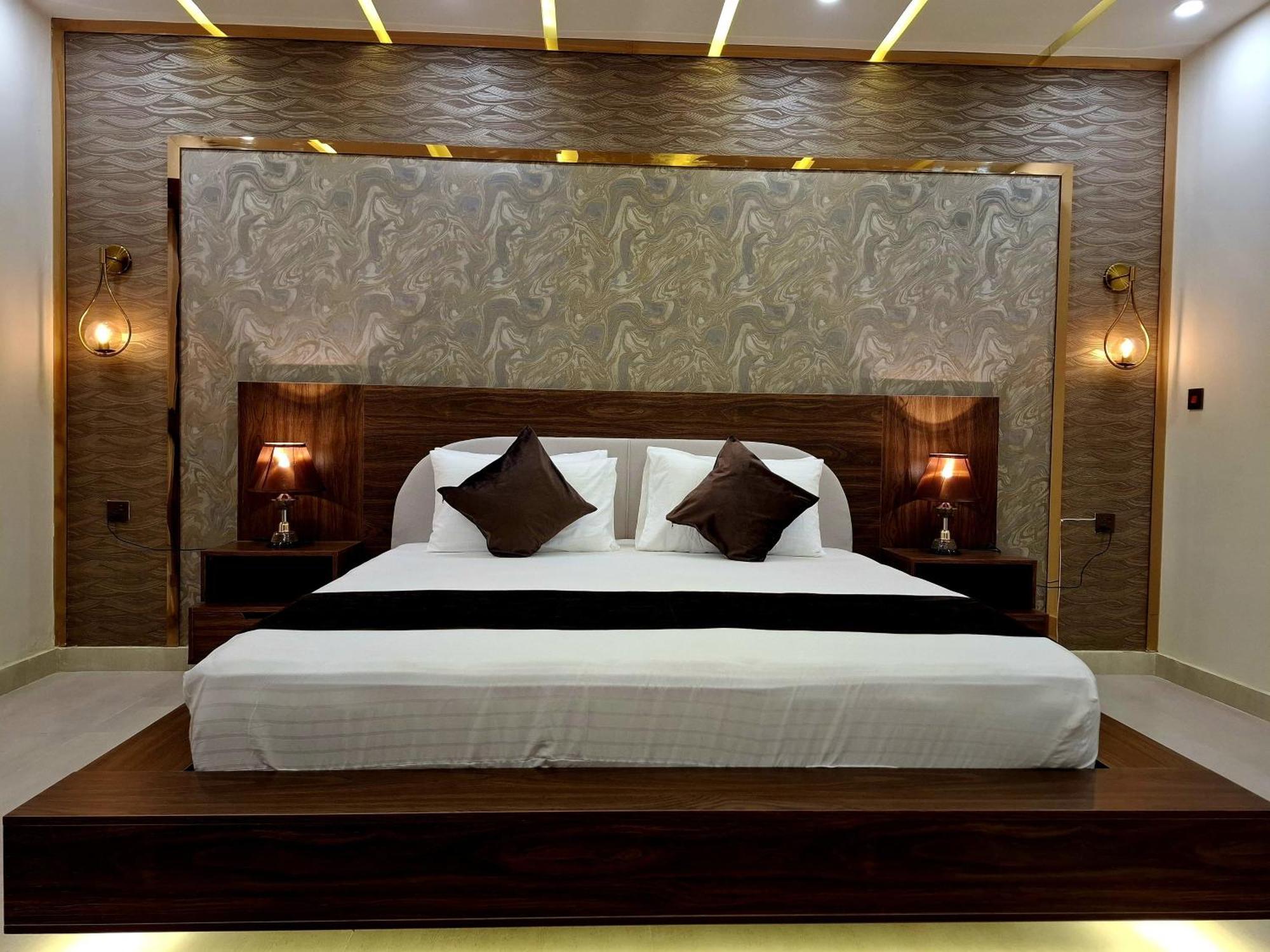 Royal Galaxy Hotel & Residence - Near Islamabad International Airport & Motorway Esterno foto