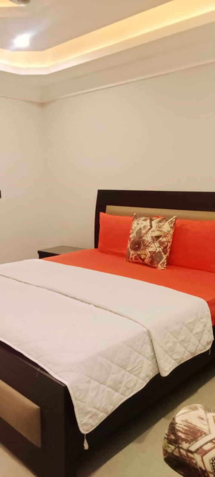 Royal Galaxy Hotel & Residence - Near Islamabad International Airport & Motorway Esterno foto
