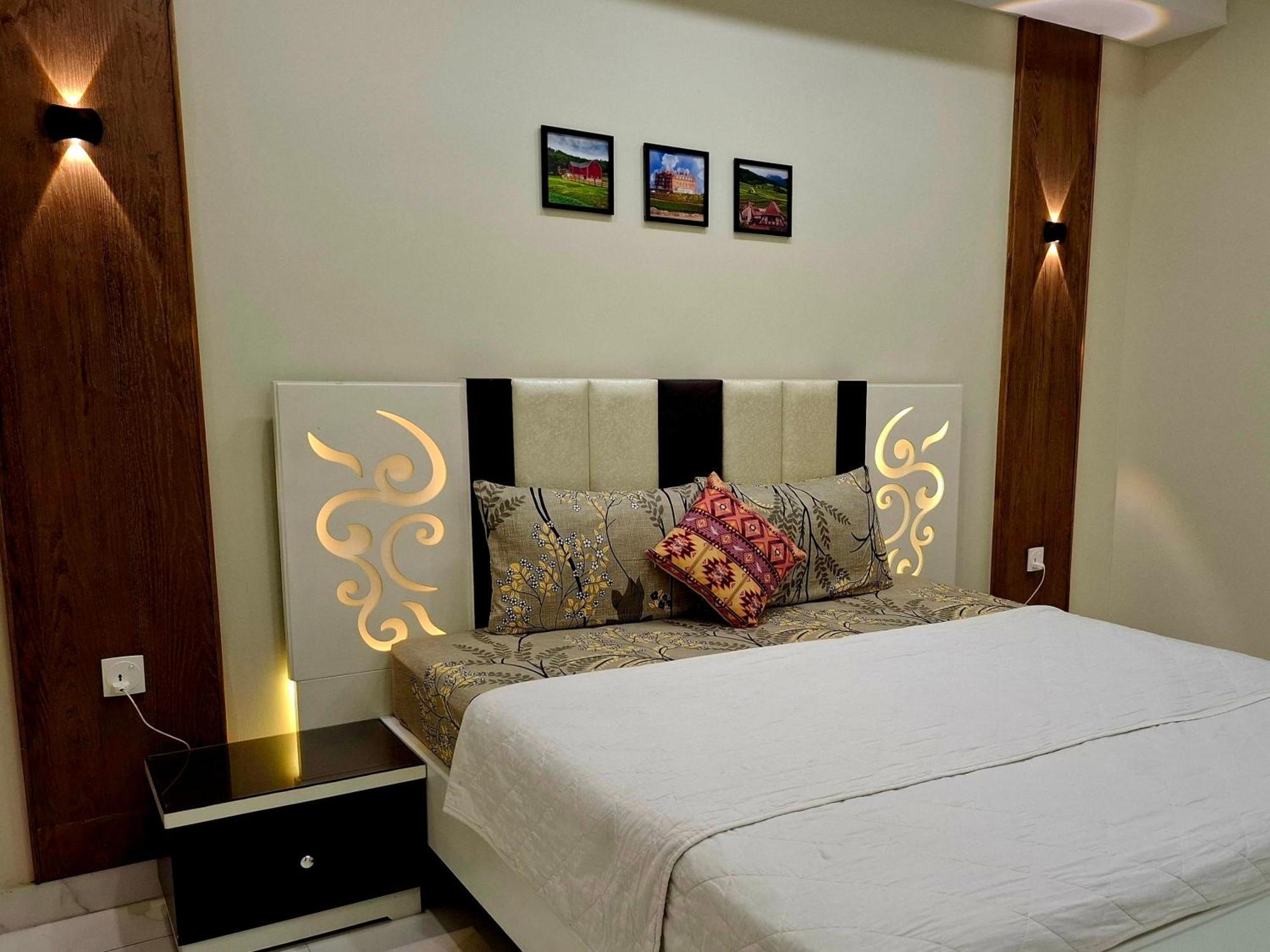Royal Galaxy Hotel & Residence - Near Islamabad International Airport & Motorway Esterno foto